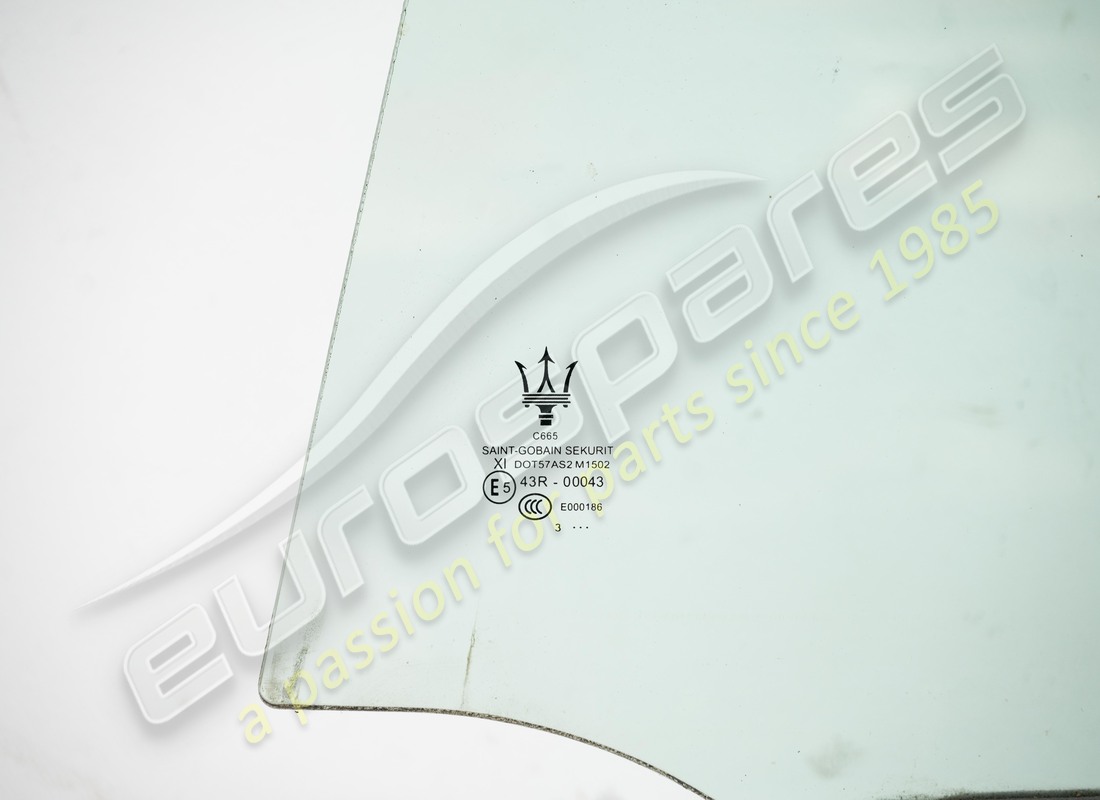 used maserati rear lh door window glass. part number 670221511 (2)
