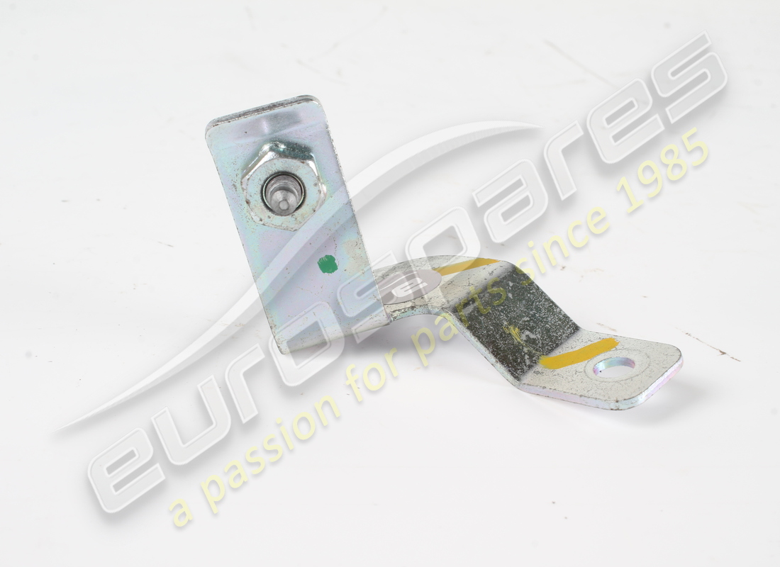 USED MASERATI RH BRACKET. PART NUMBER 670005887 (2) used maserati rh bracket. part number 670005887 (2)