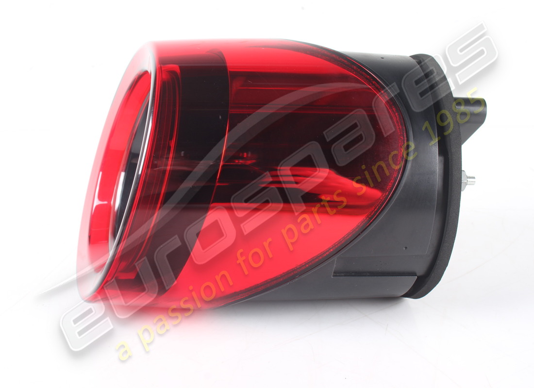 used ferrari outer rh tail light. part number 317207 (3)
