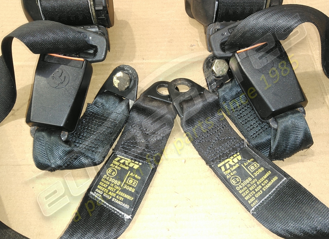 USED FERRARI REAR SAFETY BELTS SET. PART NUMBER 64674500 (2) used ferrari rear safety belts set. part number 64674500 (2)