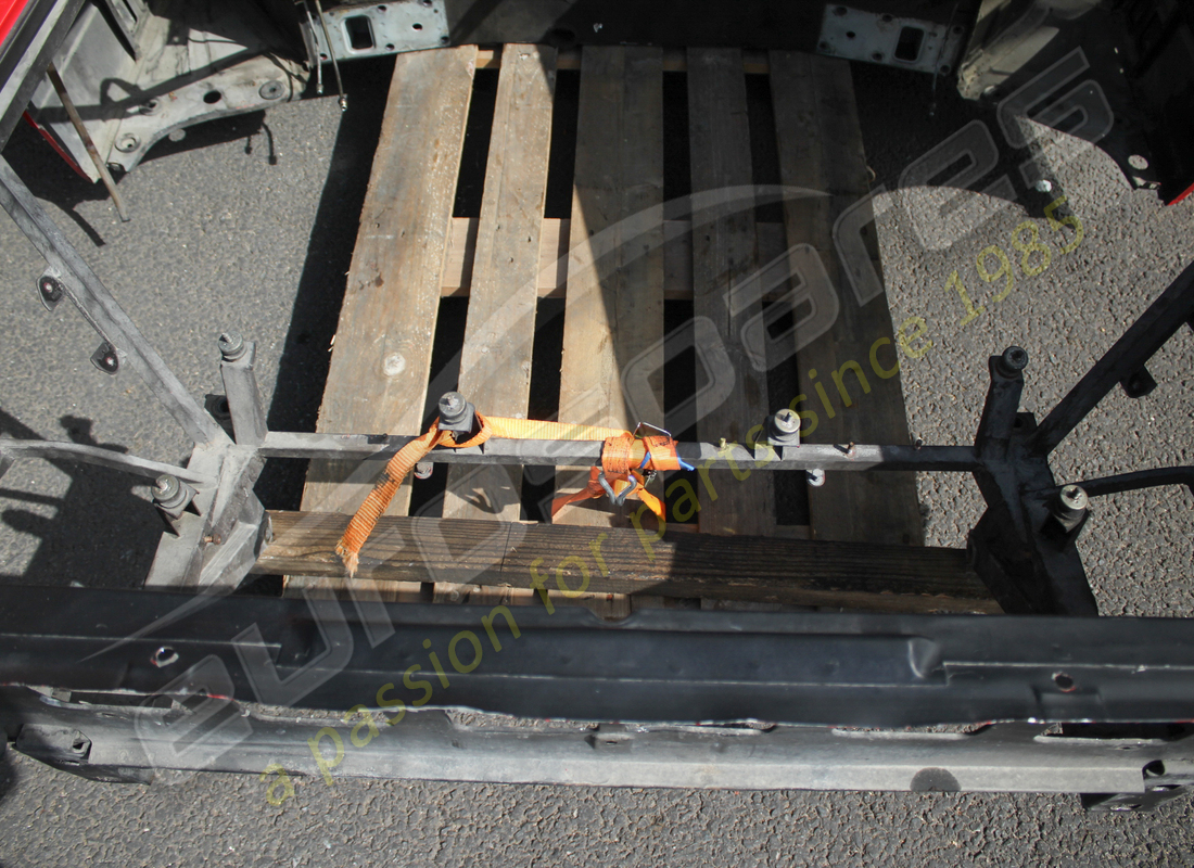 USED FERRARI COMPLETE REAR END - VALID FOR SPIDER. PART NUMBER EAP1084933 (4) used ferrari complete rear end - valid for spider. part number eap1084933 (4)