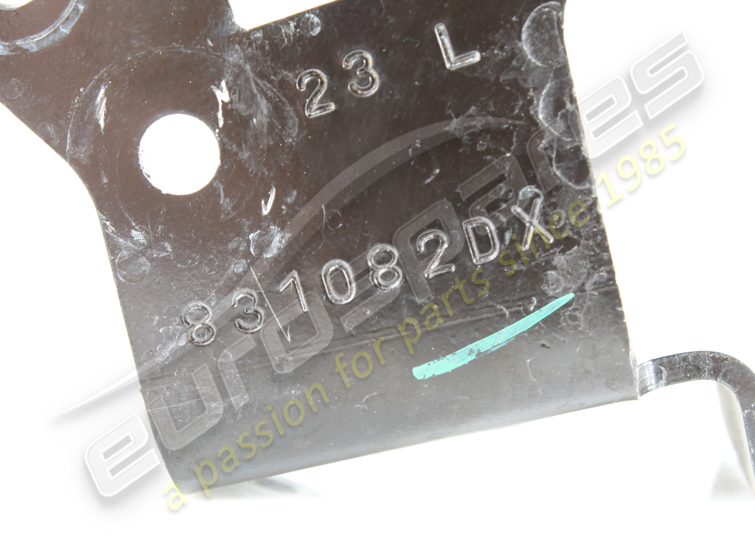 USED FERRARI RH BRACKET. PART NUMBER 831082 (4) used ferrari rh bracket. part number 831082 (4)