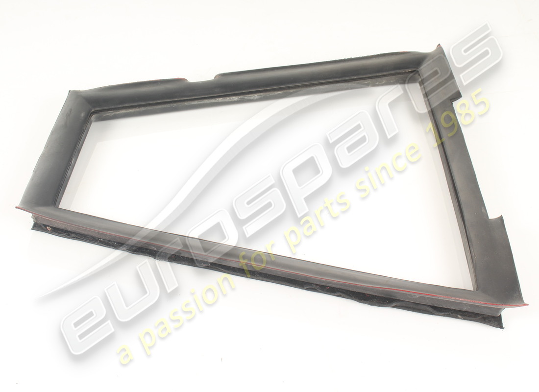 USED Ferrari LH REAR QUARTER LIGHT RUBBER GTS . PART NUMBER 60522900 (1)