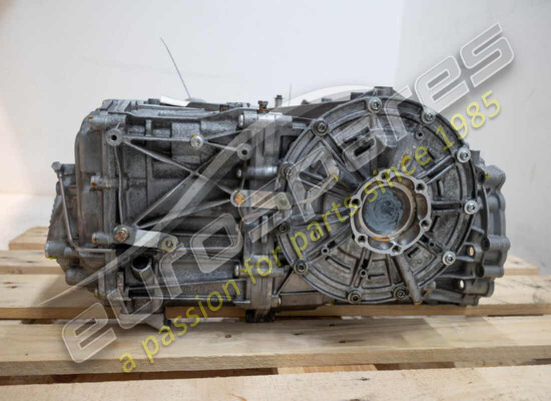 USED FERRARI COMPLETE DUAL CLUTCH GEARBOX. PART NUMBER 286043 (3) used ferrari complete dual clutch gearbox. part number 286043 (3)