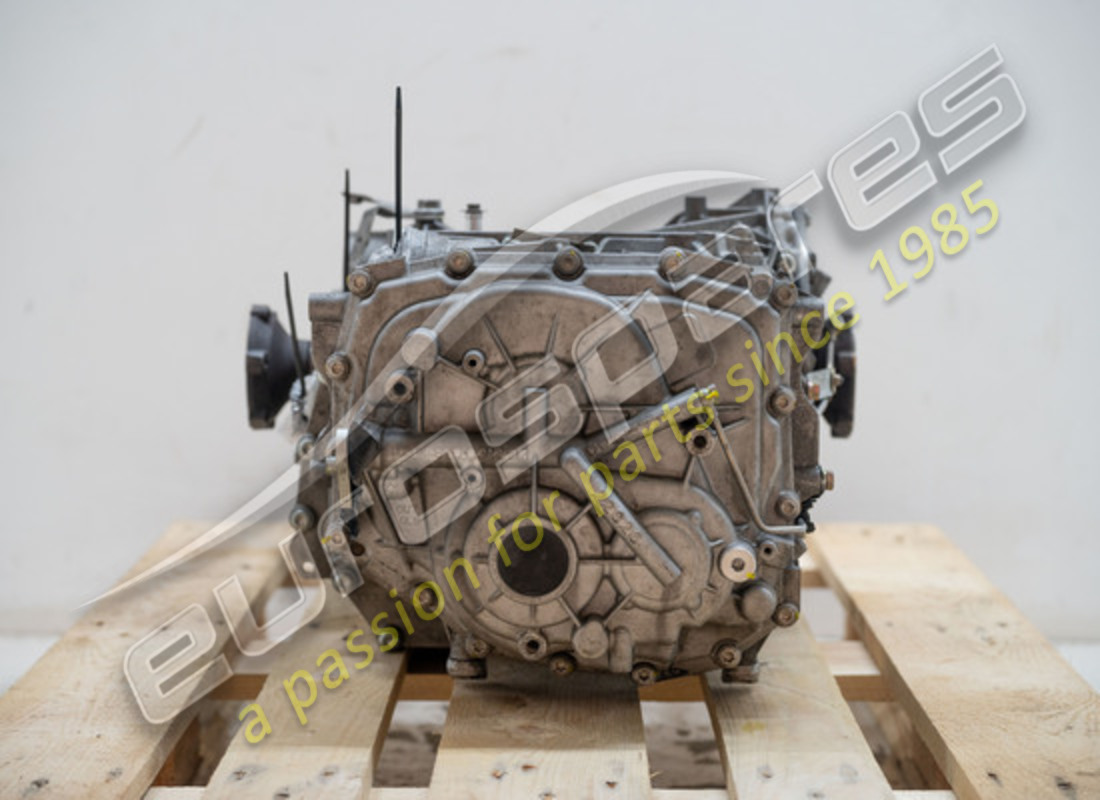USED FERRARI COMPLETE DUAL CLUTCH GEARBOX. PART NUMBER 286043 (2) used ferrari complete dual clutch gearbox. part number 286043 (2)