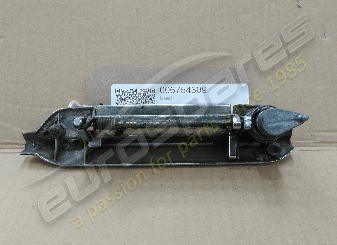 USED LAMBORGHINI LH EXTERIOR DOOR HANDLE. PART NUMBER 006754309 (2) used lamborghini lh exterior door handle. part number 006754309 (2)