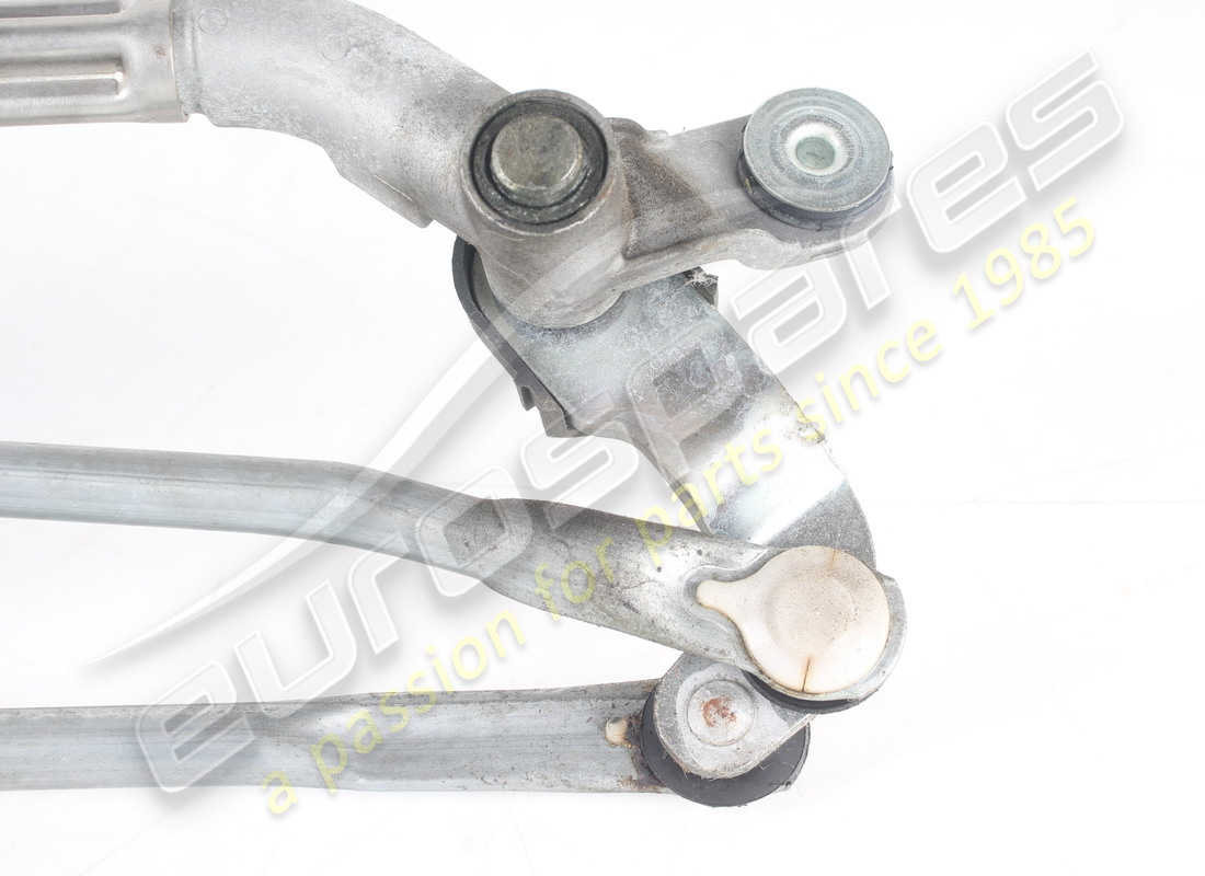 USED FERRARI WINDSCREEN WIPER WITH MOTOR. PART NUMBER 84198200 (3) used ferrari windscreen wiper with motor. part number 84198200 (3)