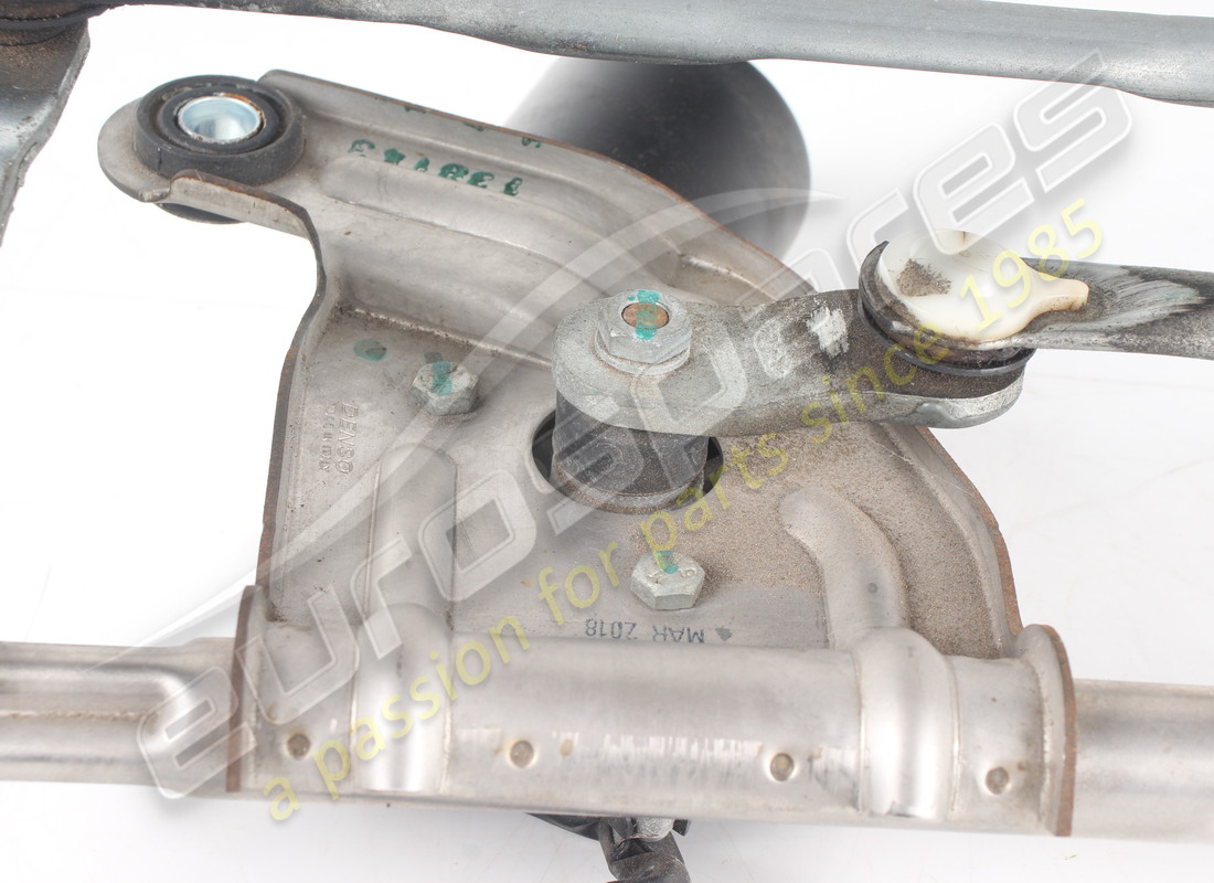 USED FERRARI WINDSCREEN WIPER WITH MOTOR. PART NUMBER 84198200 (6) used ferrari windscreen wiper with motor. part number 84198200 (6)