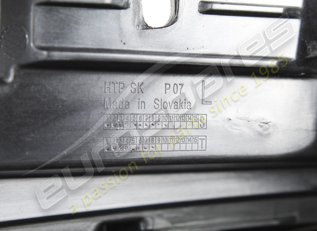 NEW PORSCHE GUIDE PIECE. PART NUMBER 95850539310 (6) new porsche guide piece. part number 95850539310 (6)