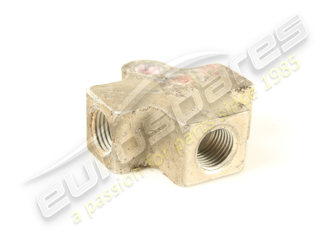 USED FERRARI 3-WAY UNION. PART NUMBER 10104661 (2) used ferrari 3-way union. part number 10104661 (2)