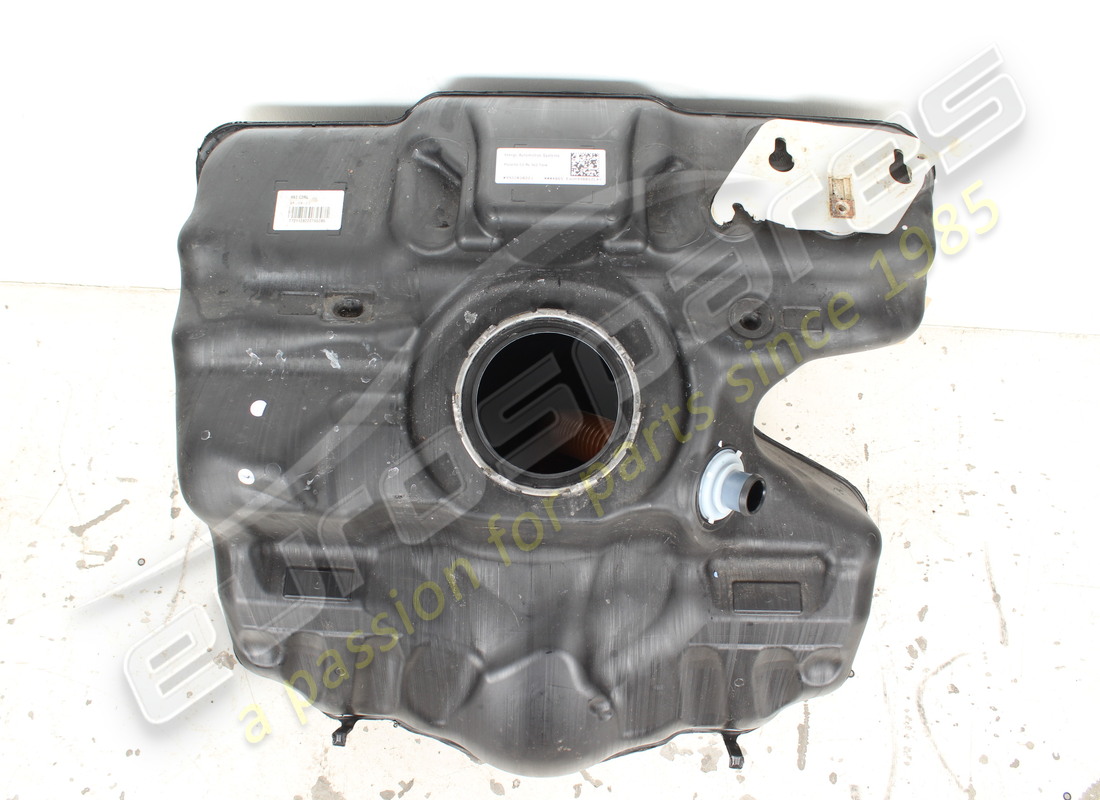 DAMAGED PORSCHE FUEL TANK. PART NUMBER 992201076G (2) damaged porsche fuel tank. part number 992201076g (2)