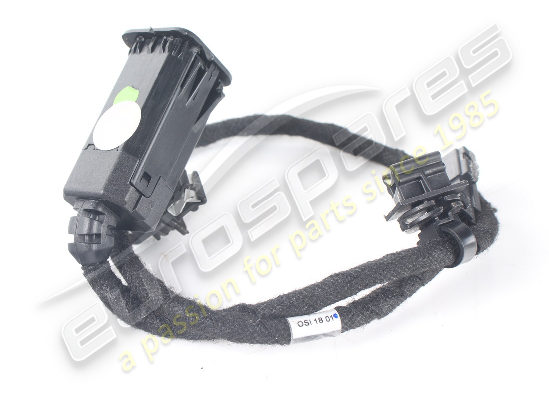 used ferrari usb socket. part number 747685 (2)