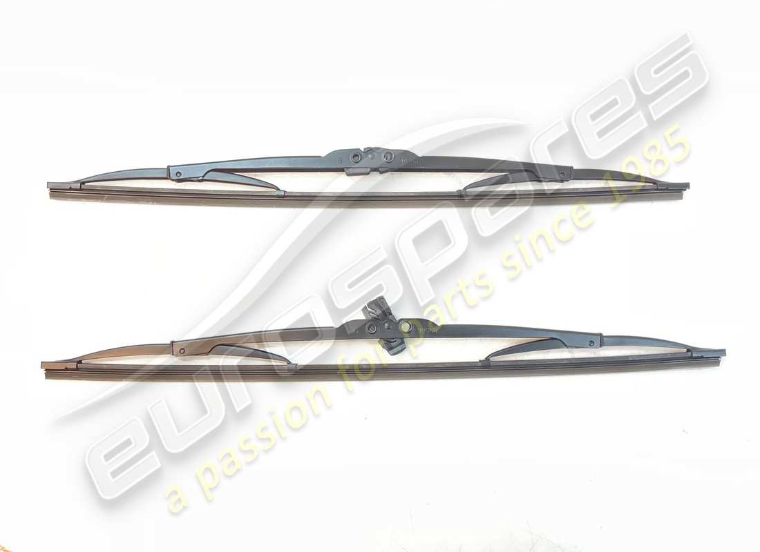 NEW OE 18IN WIPER BLADE (PAIR). PART NUMBER 64026000 (1) new oe 18in wiper blade (pair). part number 64026000 (1)