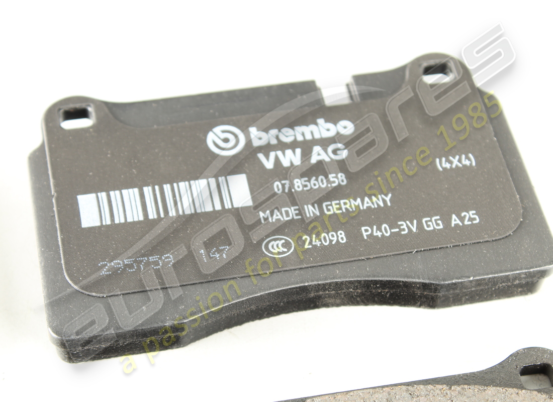 NEW LAMBORGHINI 1 SET OF BRAKE PADS FOR DISC. PART NUMBER 470698451D (2) new lamborghini 1 set of brake pads for disc. part number 470698451d (2)