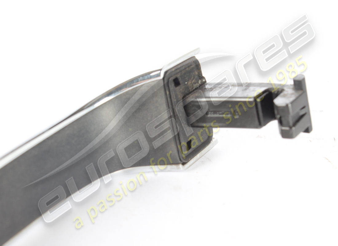 USED MASERATI FRONT/REAR (5IX+)DOOR HANDLE. PART NUMBER 670075322 (3) used maserati front/rear (5ix+)door handle. part number 670075322 (3)