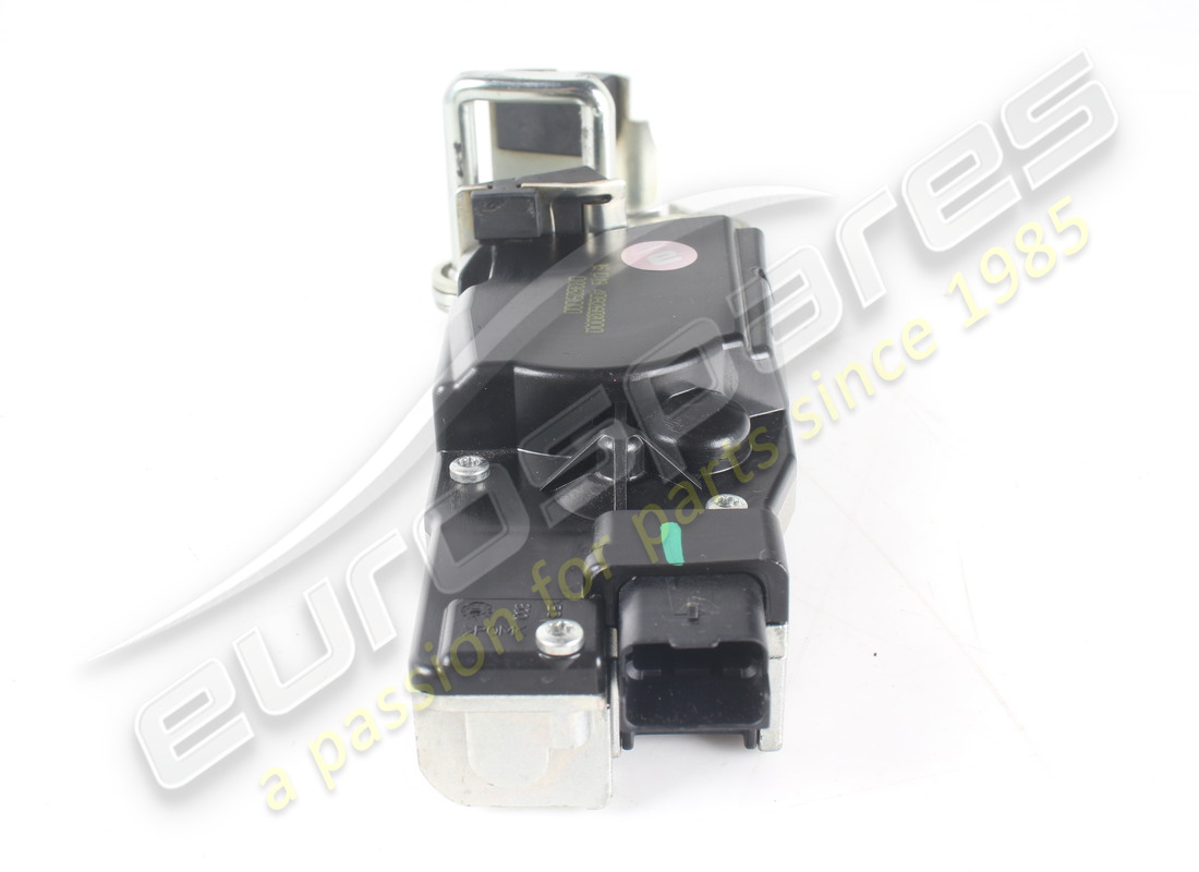 USED FERRARI LOCK STRIKER. PART NUMBER 83629000 (4) used ferrari lock striker. part number 83629000 (4)