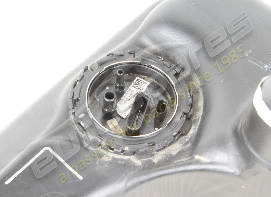 used lamborghini fuel tank. part number 4t7201022a (3)