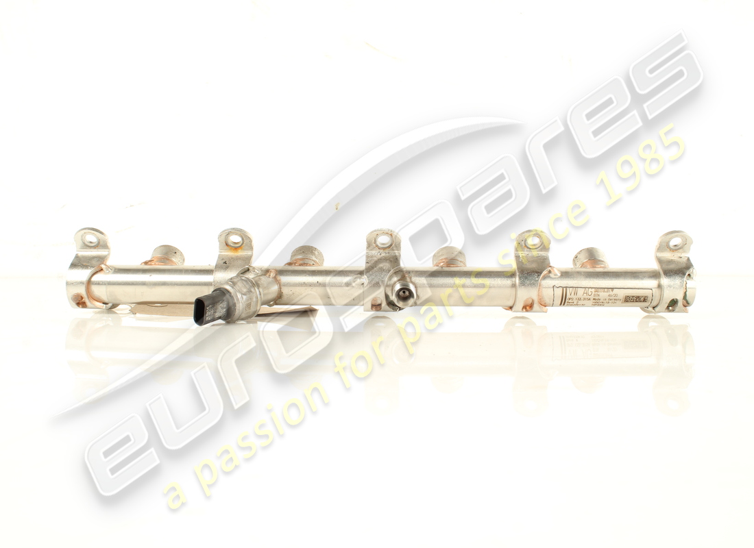 USED LAMBORGHINI FUEL RAIL. PART NUMBER 0P2133315A (1) used lamborghini fuel rail. part number 0p2133315a (1)