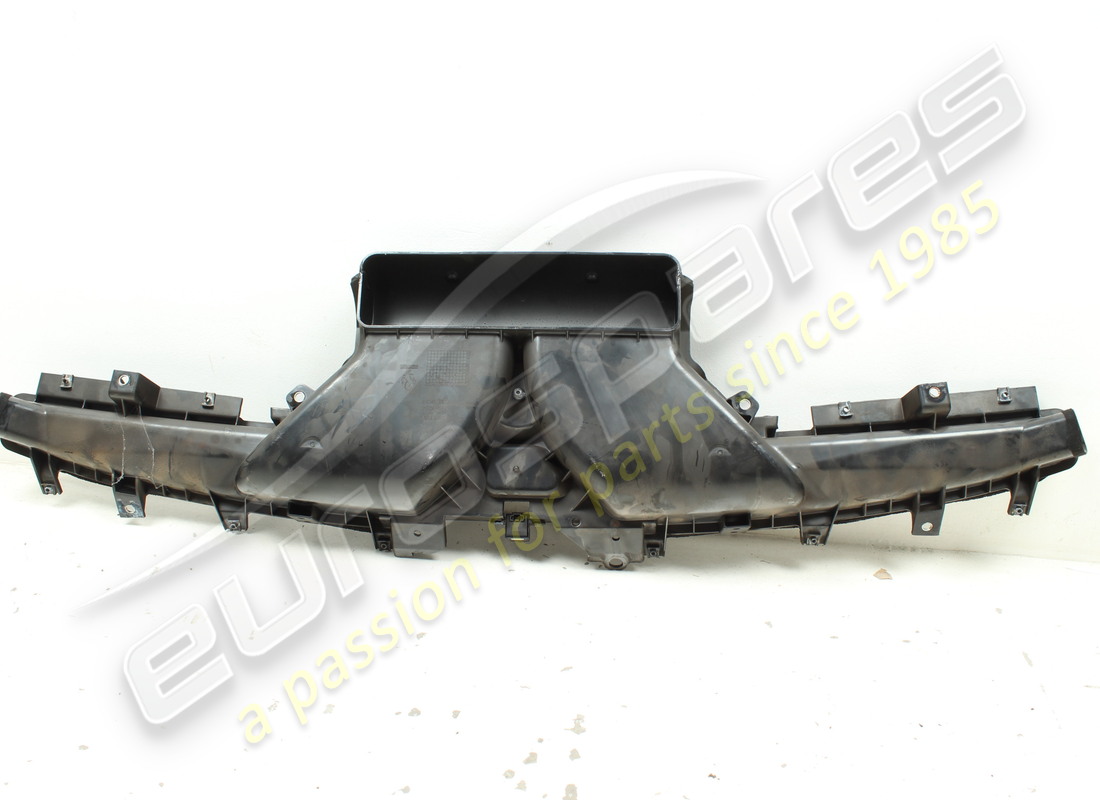 DAMAGED FERRARI COMPLETE DEFROSTER DUCT. PART NUMBER 89067700 (1) damaged ferrari complete defroster duct. part number 89067700 (1)