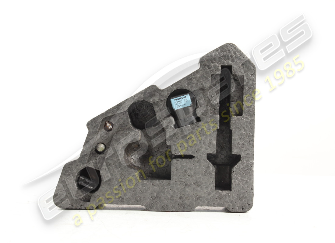 USED ASTON MARTIN TRAY, TOOLS, COUPE. PART NUMBER 4G43V17009BD (2) used aston martin tray, tools, coupe. part number 4g43v17009bd (2)