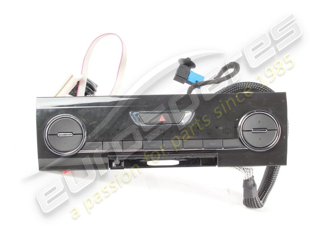 USED Maserati CENTRAL SWITCHES PANEL . PART NUMBER 670012554 (1)