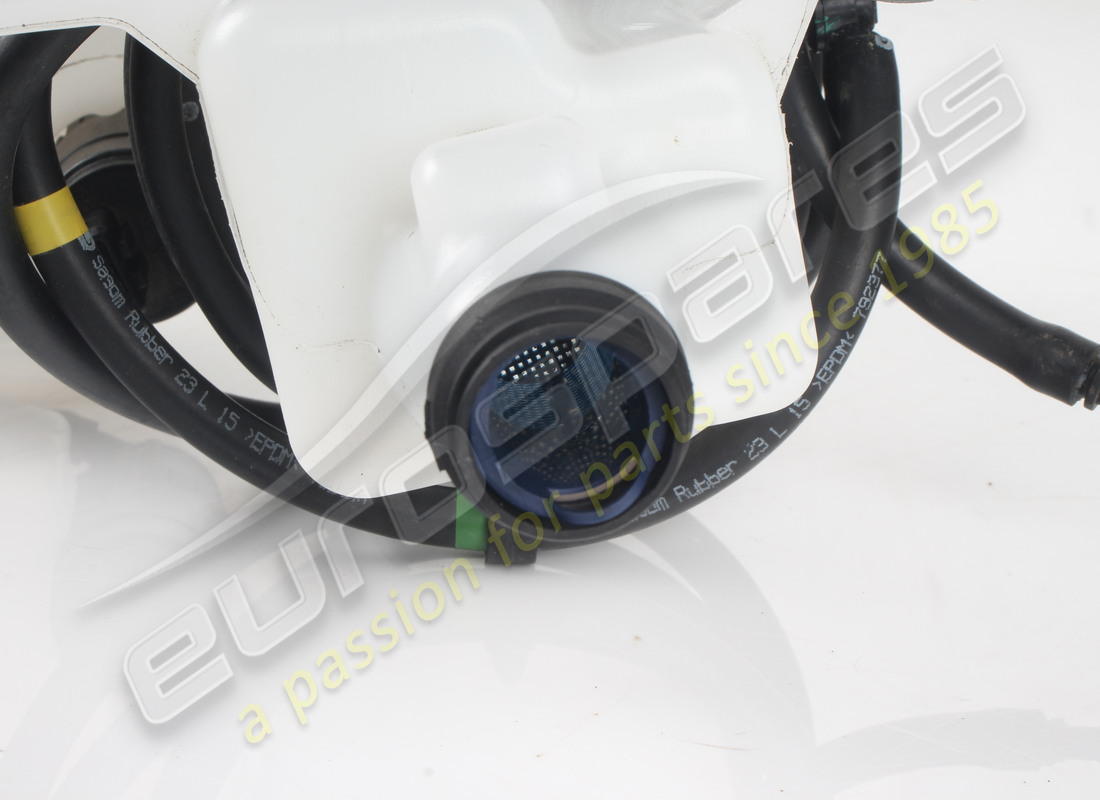 USED FERRARI CONTENITORE LAVAPARABR. COMPLETE. PART NUMBER 980133 (5) used ferrari contenitore lavaparabr. complete. part number 980133 (5)