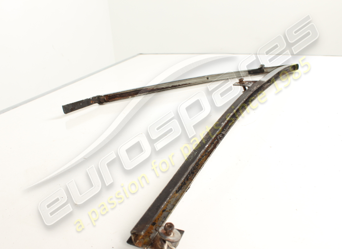 USED FERRARI LH MAIN QUARTER LIGHT FRAME. PART NUMBER 20283300 (2) used ferrari lh main quarter light frame. part number 20283300 (2)