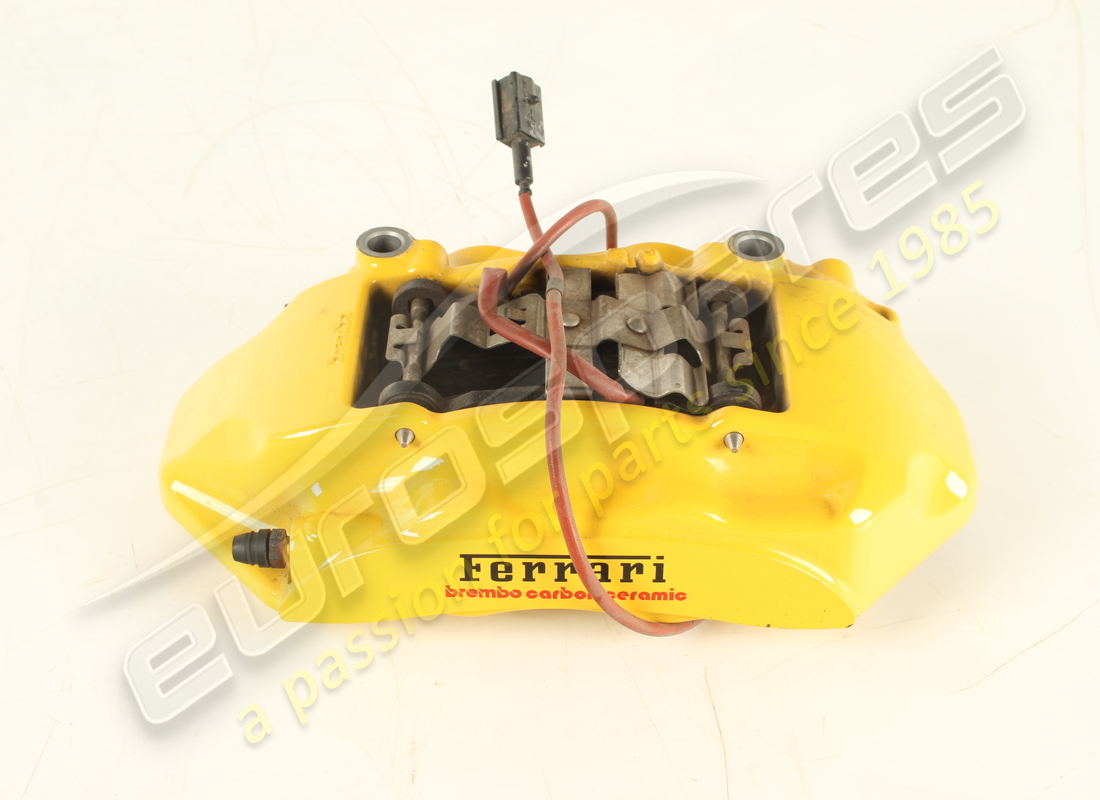 USED Ferrari REAR RH CALIPER WITH PADS . PART NUMBER 311677 (1)