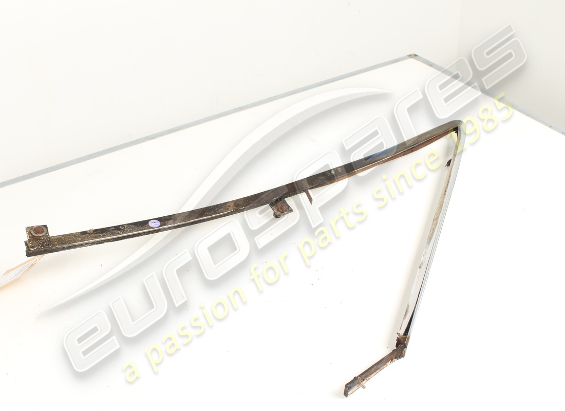 USED FERRARI LH MAIN QUARTER LIGHT FRAME. PART NUMBER 20283300 (3) used ferrari lh main quarter light frame. part number 20283300 (3)