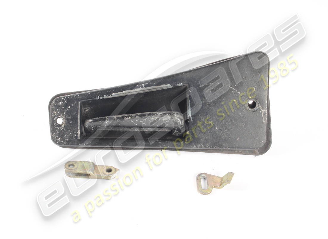 DAMAGED FERRARI RH OUTER DOOR HANDLE. PART NUMBER 61506600 (1) damaged ferrari rh outer door handle. part number 61506600 (1)
