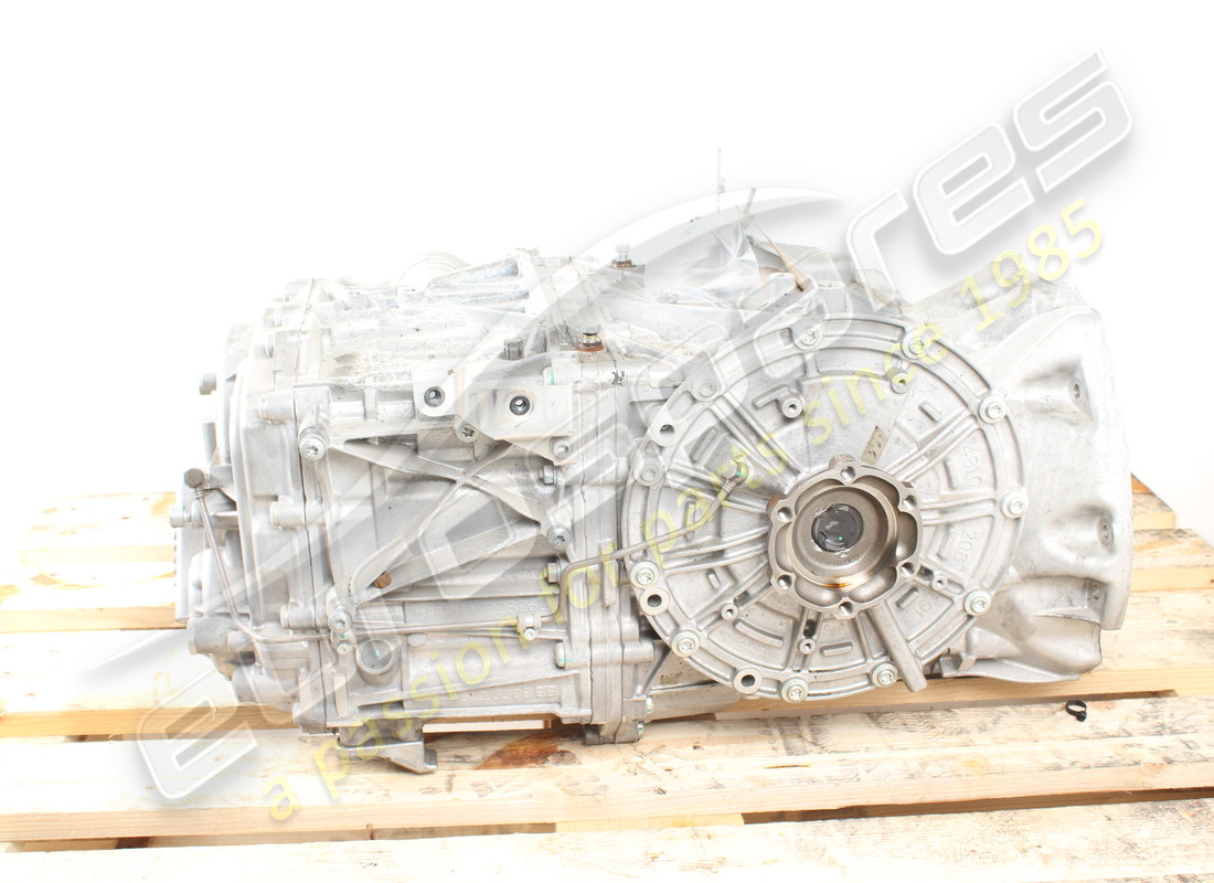 USED FERRARI COMPLETE DUAL CLUTCH GEARBOX. PART NUMBER 342723 (5) used ferrari complete dual clutch gearbox. part number 342723 (5)