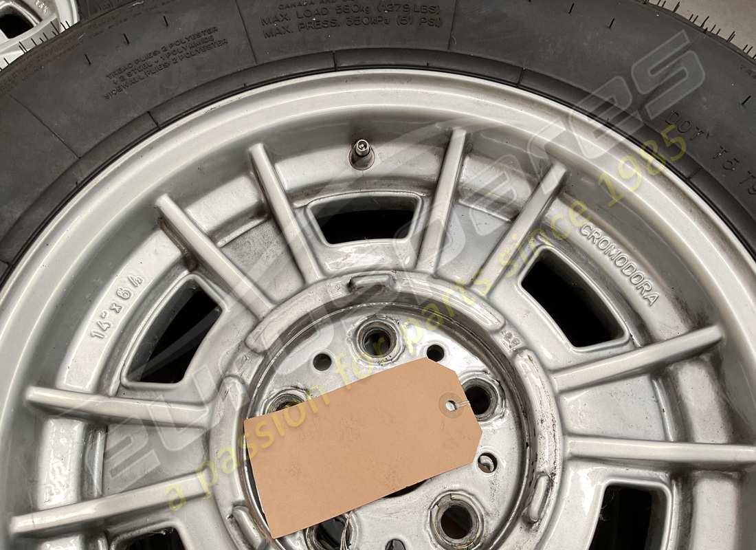 USED FERRARI WHEEL. PART NUMBER 104920 (3) used ferrari wheel. part number 104920 (3)