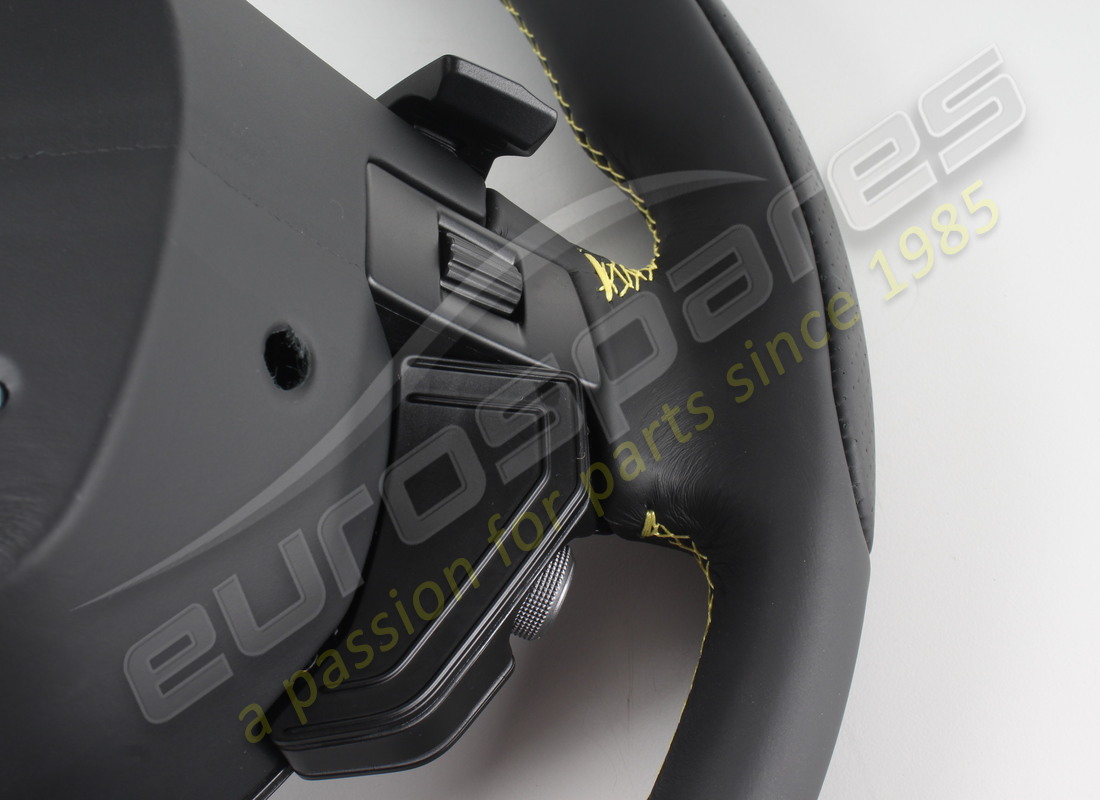 NEW FERRARI STEERING WHEEL, CARBON+LED+SOSP. PART NUMBER 910847 (8) new ferrari steering wheel, carbon+led+sosp. part number 910847 (8)