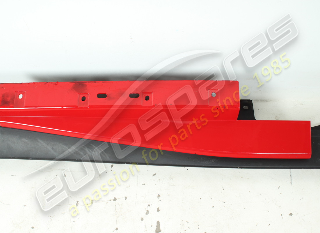 USED FERRARI COMPLETE RH SILL TRIM PANEL. PART NUMBER 88826110 (1) used ferrari complete rh sill trim panel. part number 88826110 (1)