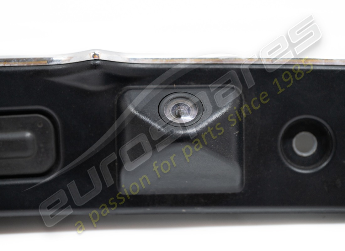 USED MASERATI PLATE WITH PARKING CAMERA. PART NUMBER 670018242 (2) used maserati plate with parking camera. part number 670018242 (2)