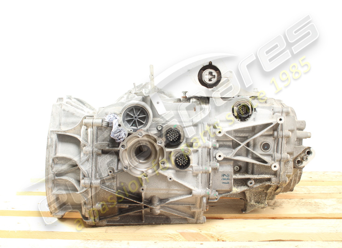 USED FERRARI COMPLETE DUAL CLUTCH GEARBOX. PART NUMBER 342723 (4) used ferrari complete dual clutch gearbox. part number 342723 (4)