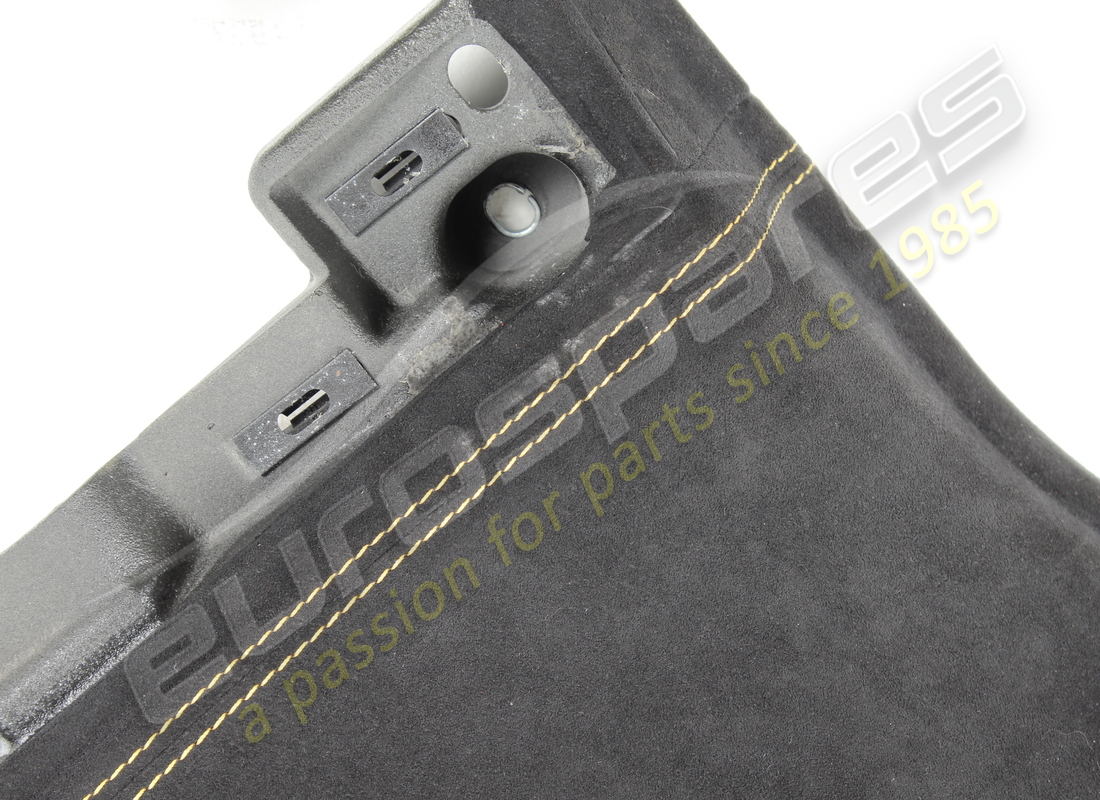 used ferrari lh rear flank. part number 870867 (2)