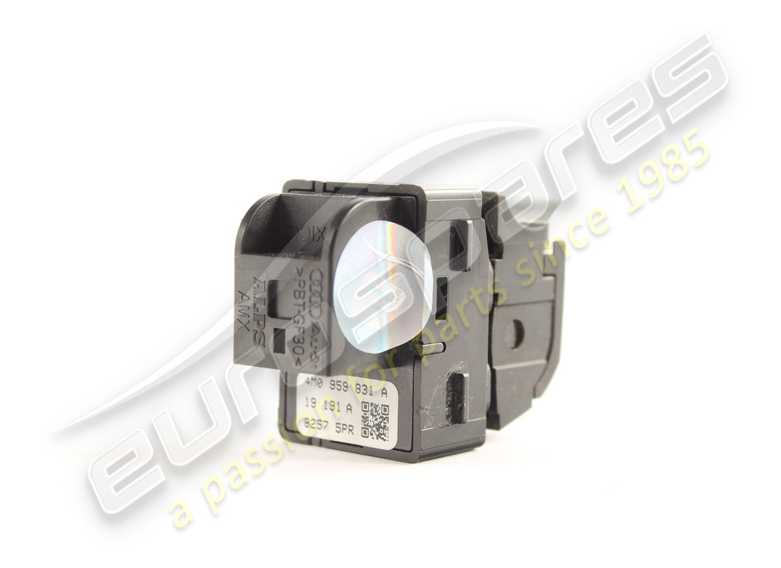 USED LAMBORGHINI TAILGATE SWITCH. PART NUMBER 4M0959831A (2) used lamborghini tailgate switch. part number 4m0959831a (2)