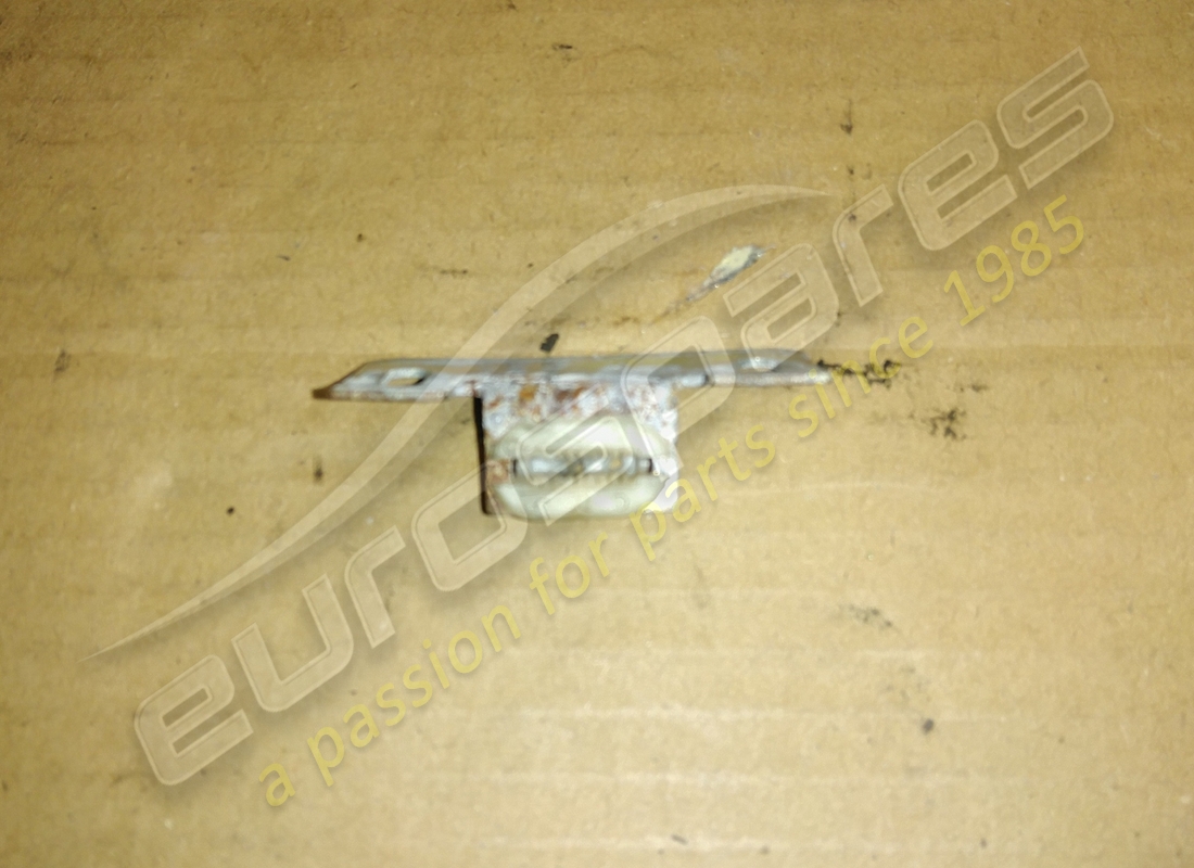 USED FERRARI BRACKET. PART NUMBER 65297600 (2) used ferrari bracket. part number 65297600 (2)