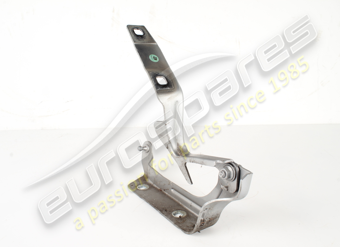 used maserati front lid rh hinge. part number 670001872 (3)