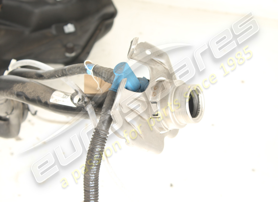 used lamborghini fuel tank 85 tfsi gr nar osh. part number 4m0201021fn (3)