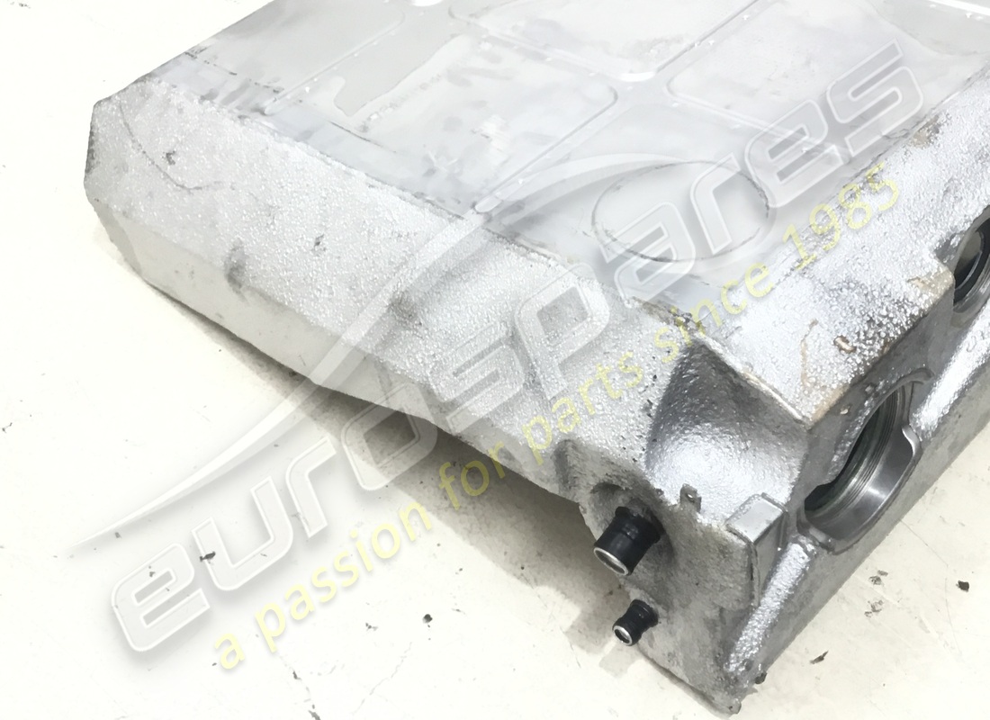 USED FERRARI FUEL TANK. PART NUMBER 186103 (4) used ferrari fuel tank. part number 186103 (4)