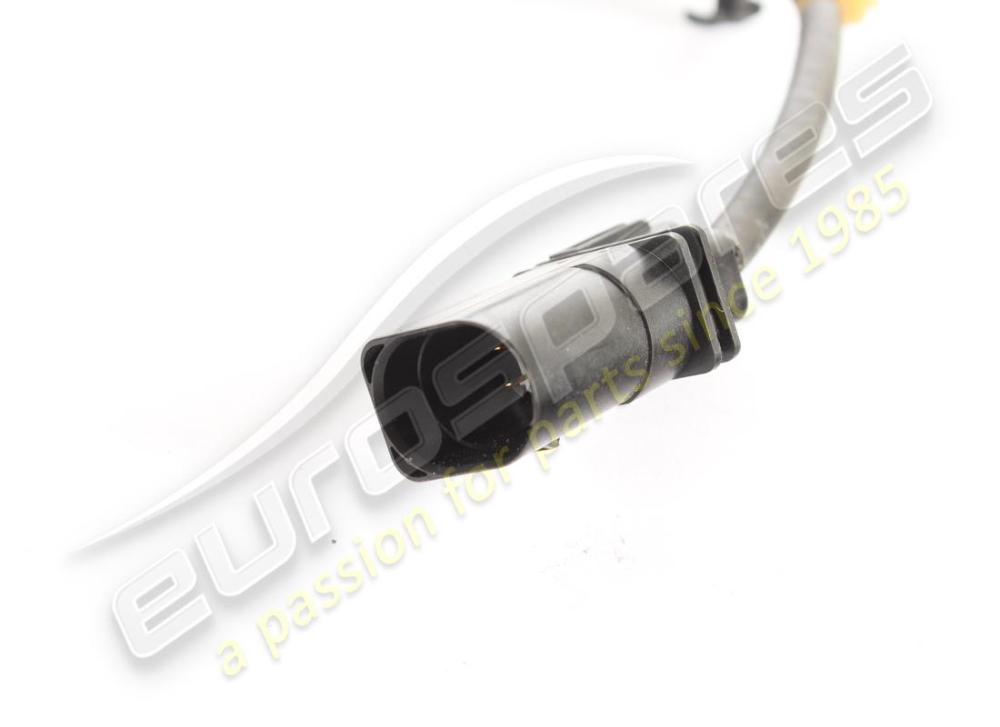 USED MASERATI SHIELD. PART NUMBER 670292863 (5) used maserati shield. part number 670292863 (5)