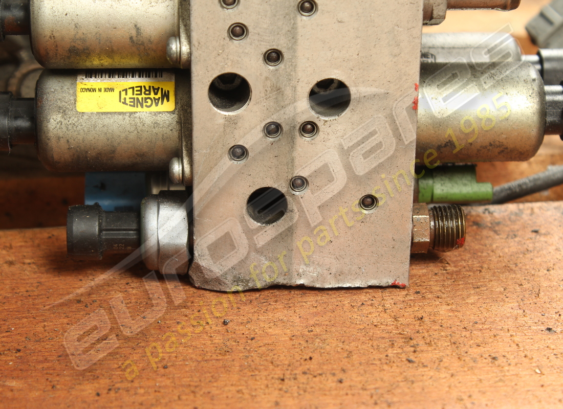 DAMAGED FERRARI POWER TAKE OFF UNIT. PART NUMBER 305902 (6) damaged ferrari power take off unit. part number 305902 (6)