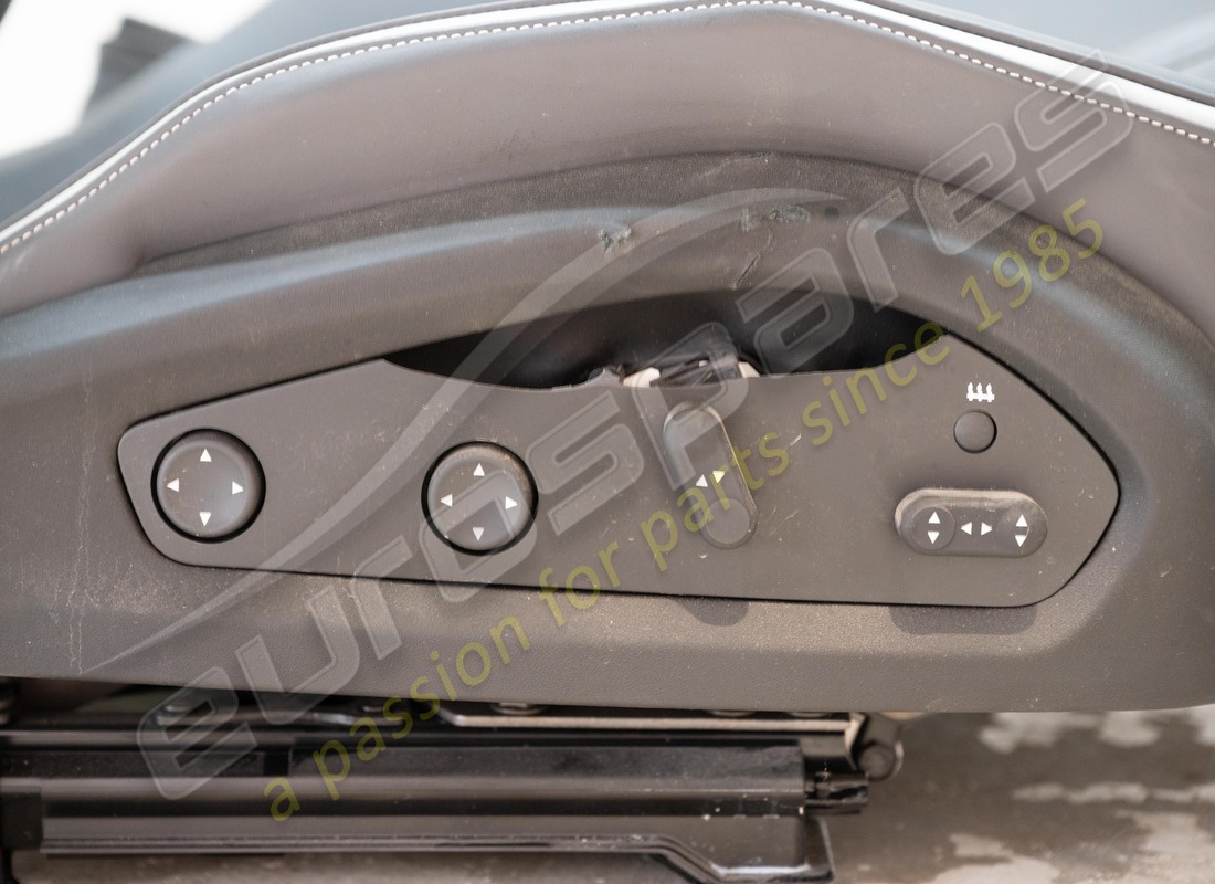 damaged ferrari full electric std style seats with alcantara centre & leather bolsters, horse stitched on headrest,. part number eap1563082 (11)