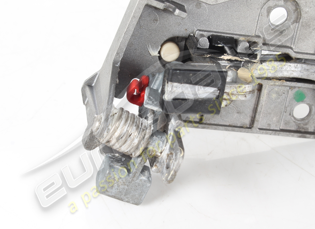 used ferrari rh handle inner body. part number 80821600 (2)