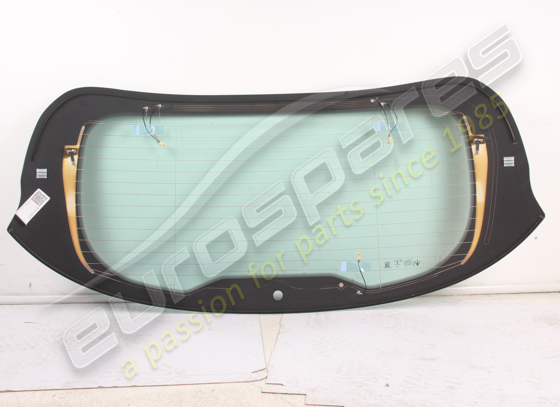NEW MASERATI REAR WINDOW GLASS. PART NUMBER 673013373 (2) new maserati rear window glass. part number 673013373 (2)