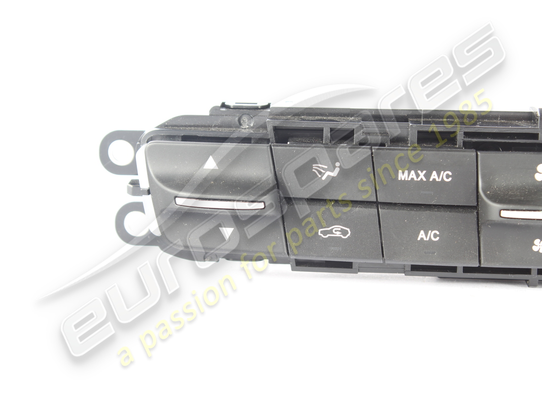 USED MASERATI FRONT A/C CONTROL. PART NUMBER 670074920 (2) used maserati front a/c control. part number 670074920 (2)