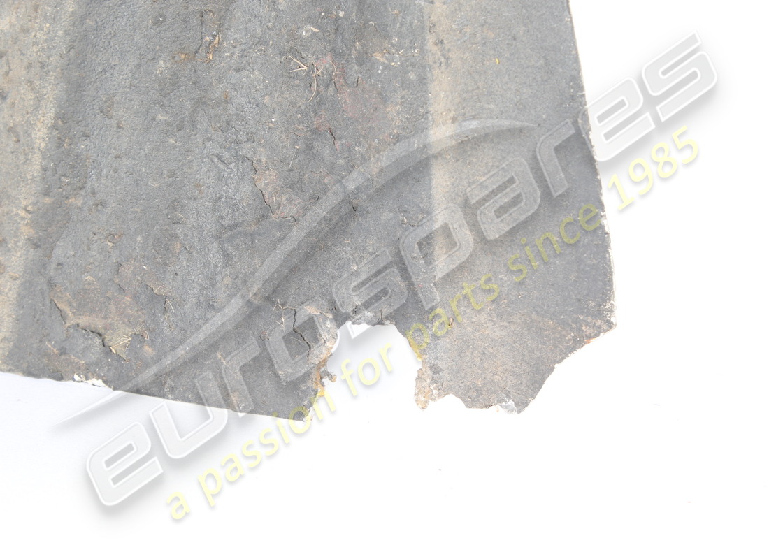 DAMAGED FERRARI RH SHIELD. PART NUMBER 61770300 (2) damaged ferrari rh shield. part number 61770300 (2)