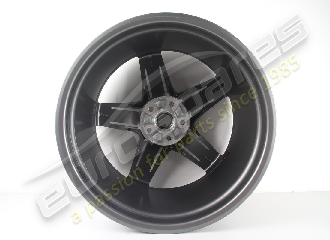 NEW FERRARI REAR WHEEL. PART NUMBER 283187 (3) new ferrari rear wheel. part number 283187 (3)